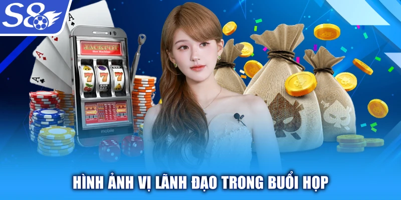 Hình ảnh vị lãnh đạo trong buổi họp