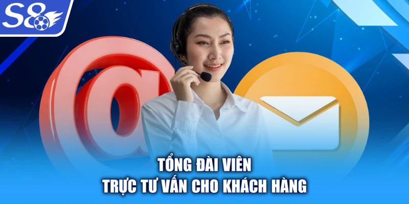 Tổng đài viên trực tư vấn cho khách hàng